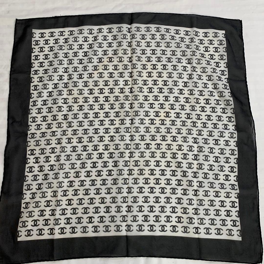I)CHANEL シャネル　ロゴプリント スカーフ　ハンカチ