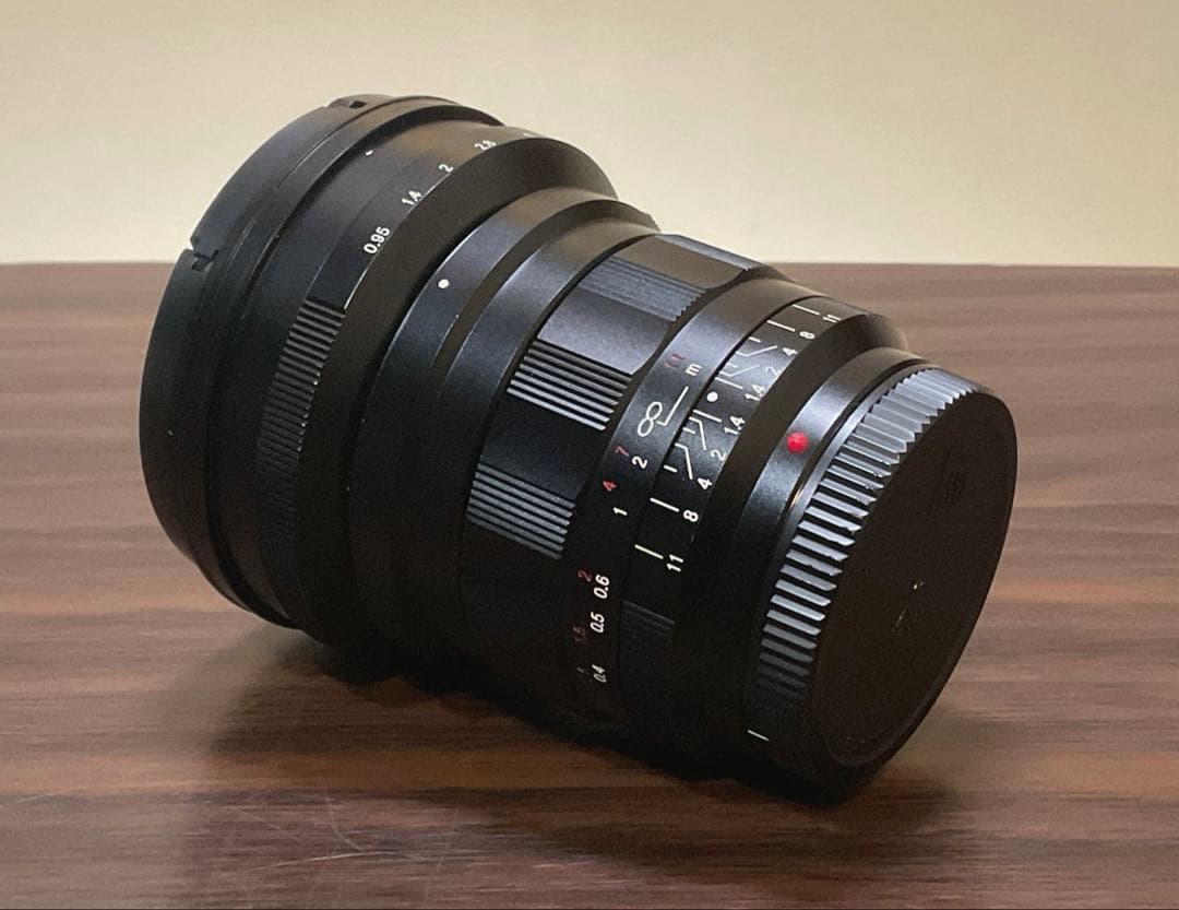 フォクトレンダー NOKTON 10.5mm F0.95 MFT