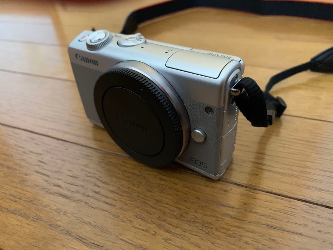 【中古品】Canon ミラーレス一眼カメラEOS M100+付属品セット