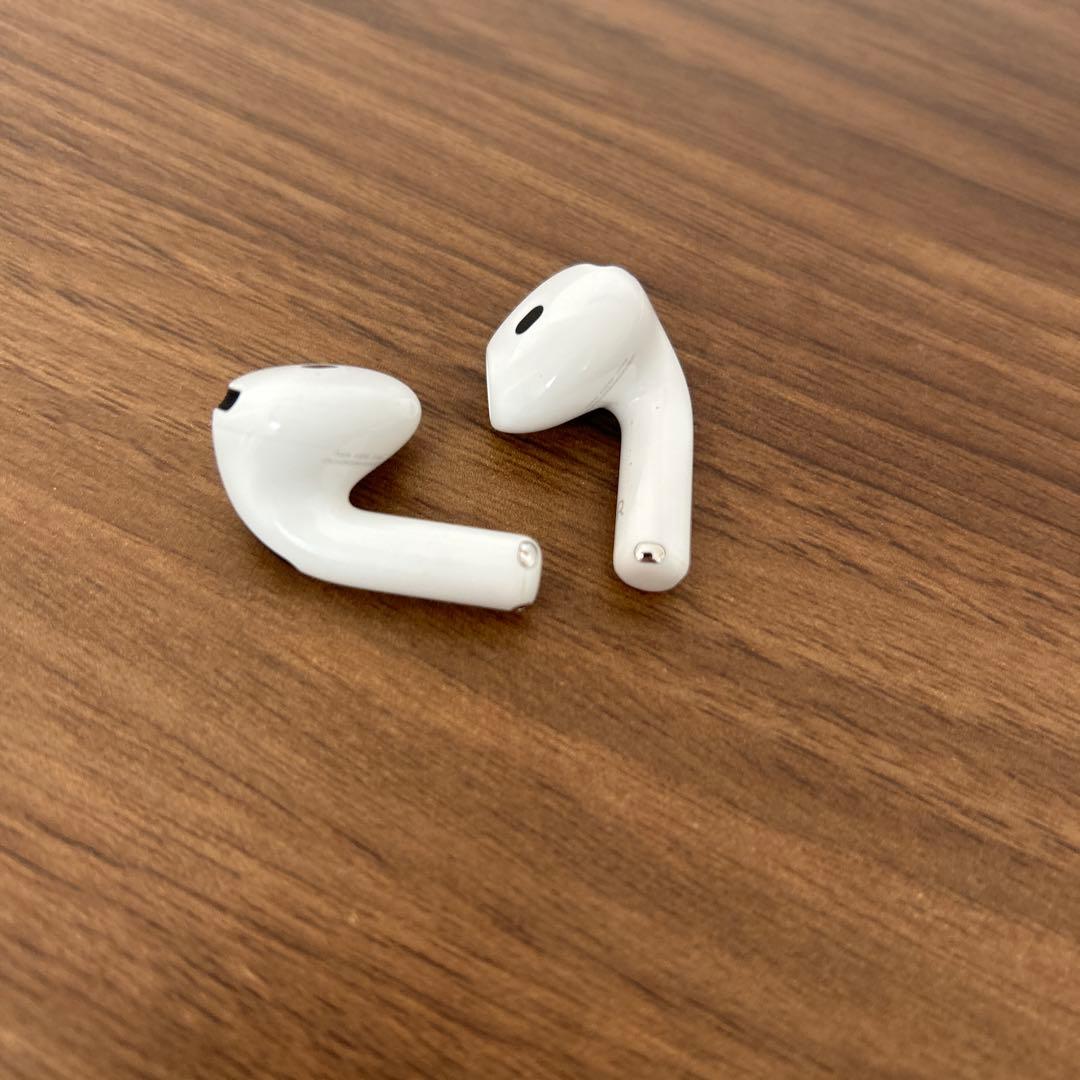 英パパAirPods4 ノイキャン付き　本体のみ