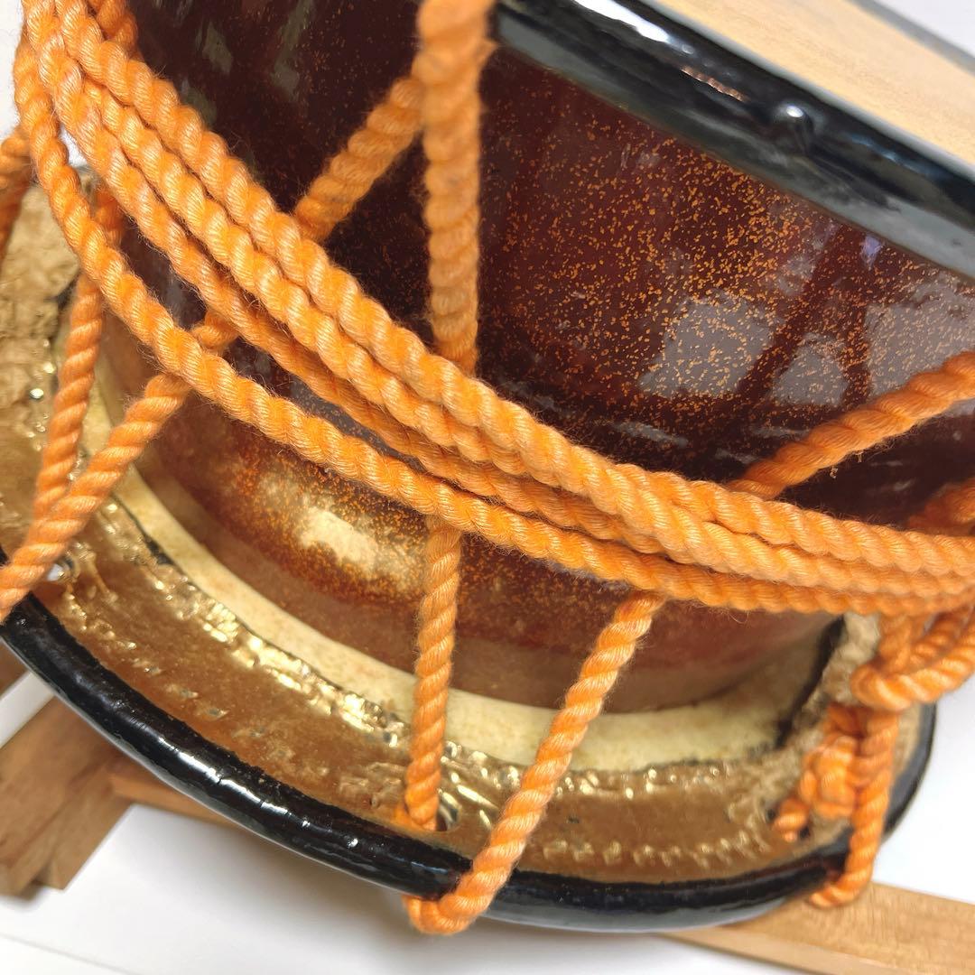 【美品・締め太鼓】　和太鼓 34.5cm×17cm 打楽器　和楽器　台座　金彩