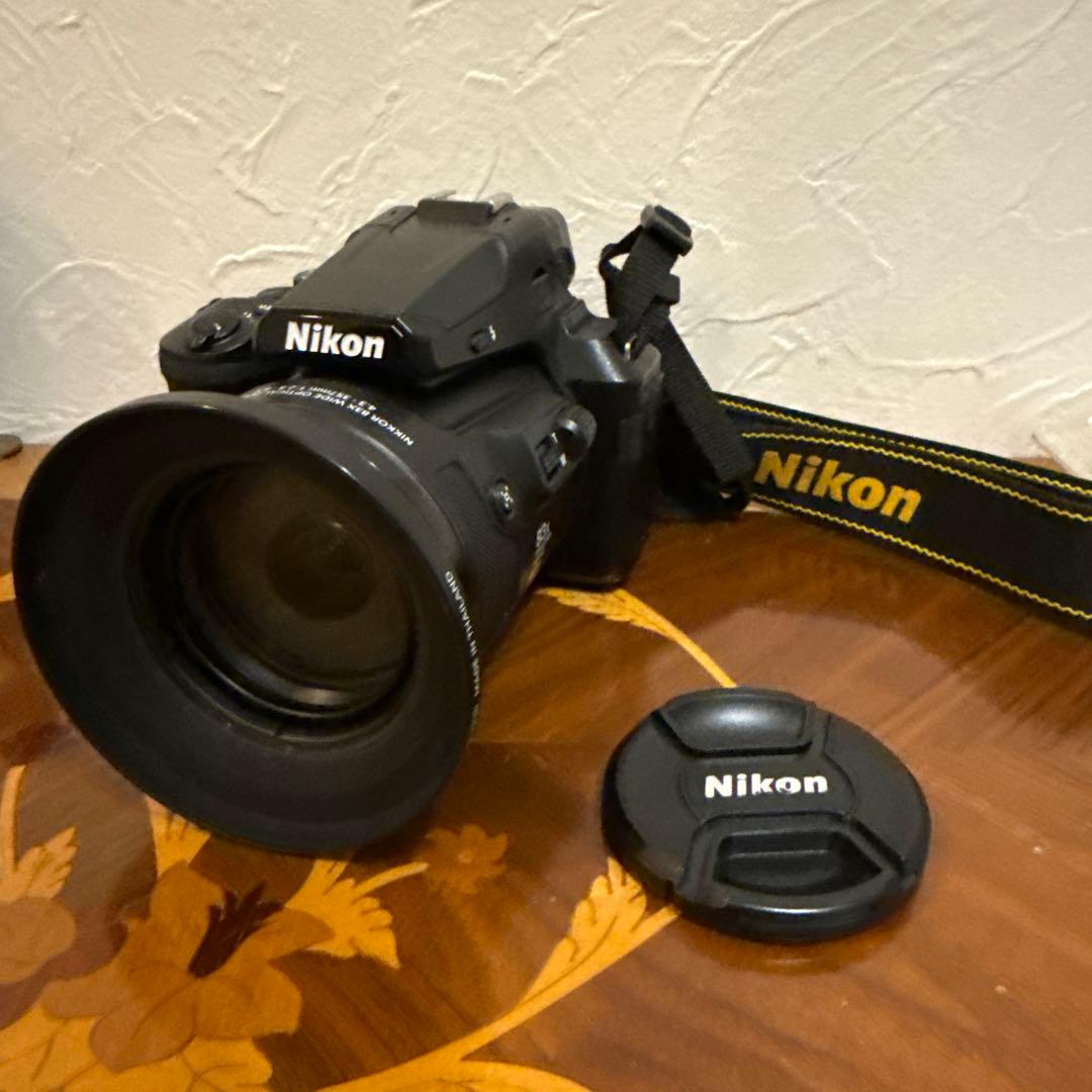 Nikon COOLPIX P950 本体と充電器のみ
