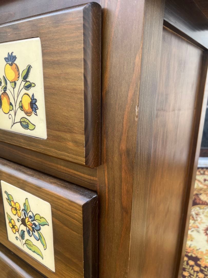 北欧 昭和レトロ 花柄タイル 木製チェスト 4段 箪笥 カントリー アンティーク