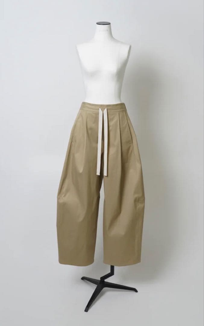 チ*ナ様 【新品未使用】lohenローヘン　チノパン　ベージュ36