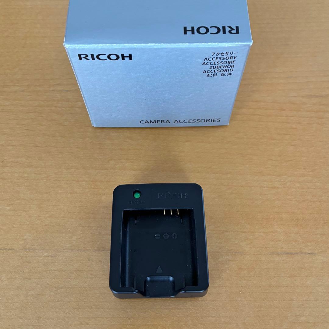 RICOH GR IIIx リコー 純正バッテリーチャージャー、ストラップ付き