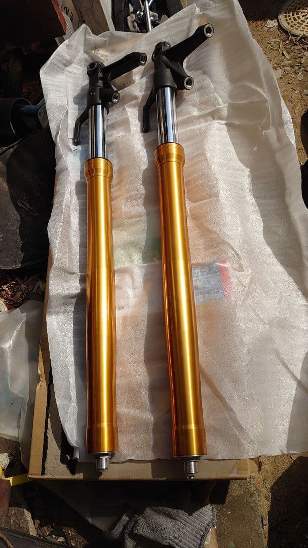 フロントフォーク 部品取り用 MT09 RN34 ｘｓｒ９００シールおまけ。