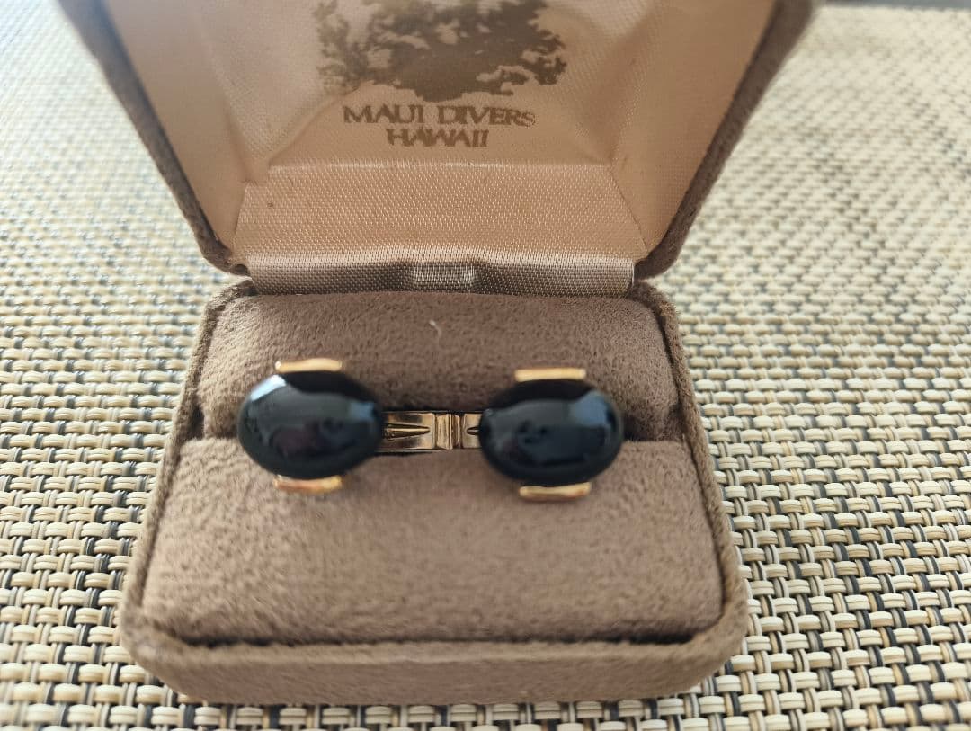 黒サンゴ枠１４Kカフス　３５年前の製品のためMAUI DIVERSの刻印なし