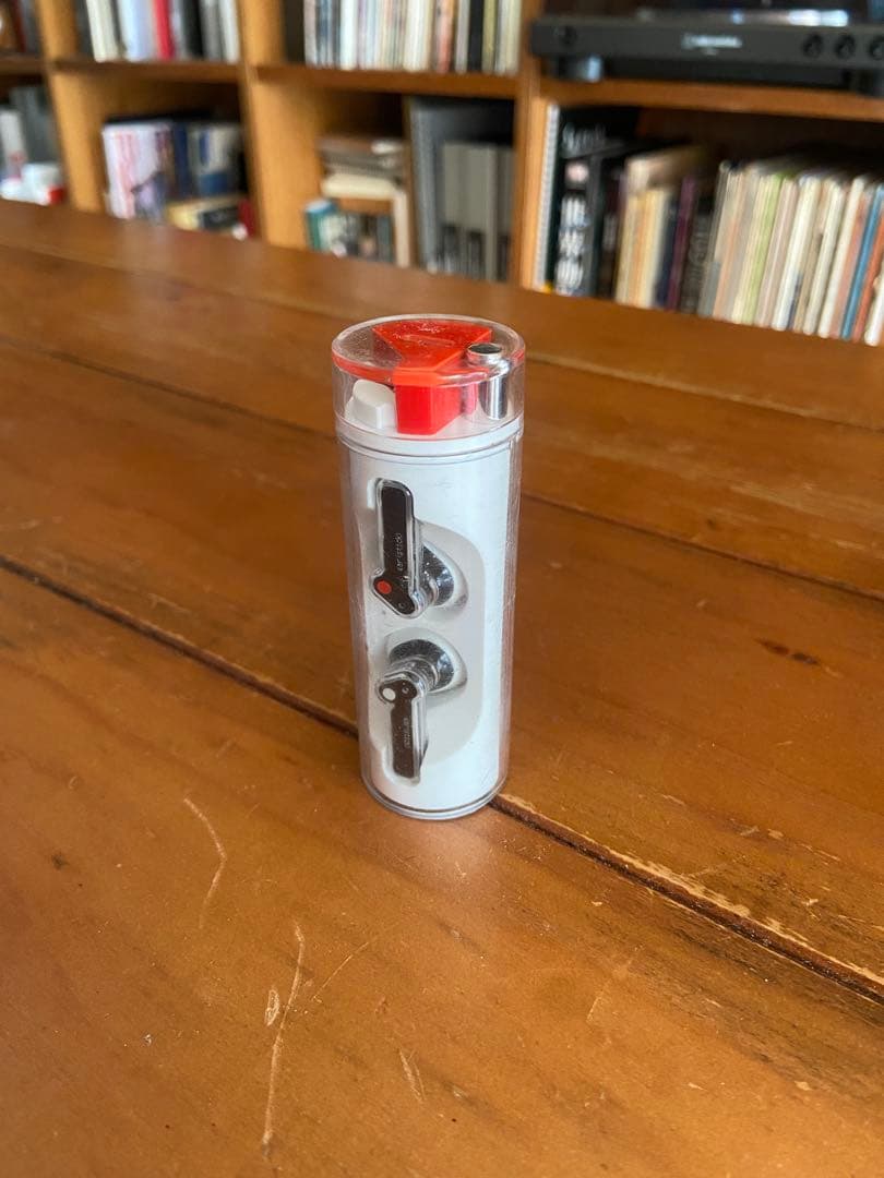 nothingワイヤレスイヤホン ホワイト 充電ケース付き