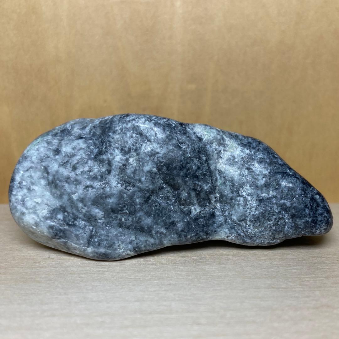 糸魚川翡翠　金山谷　黒×白×翠　黒翡翠　翡翠輝石　原石　107.2ｇ