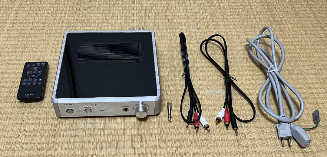 TEAC A-H01-S　ステレオプリメインアンプ、2012年製