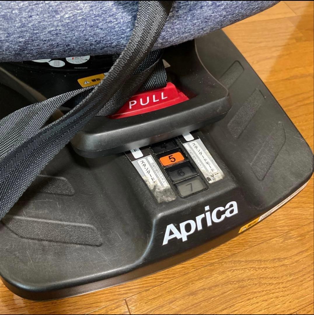 チャイルドシート　アップリカ　Aprica クルリラ　回転式