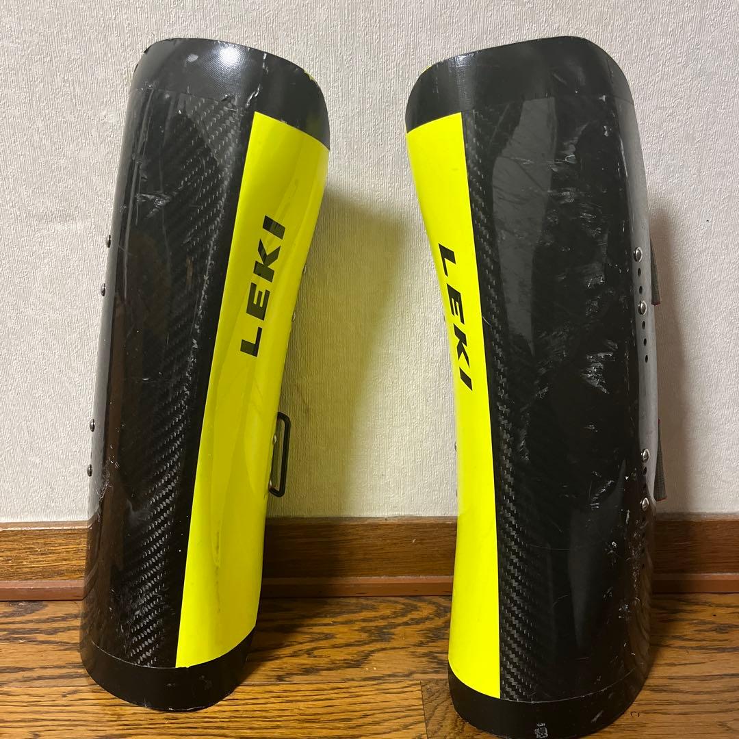 LEKIカーボンレガース