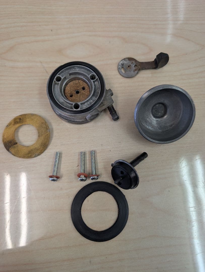 ホンダ　ベンリィc92　ガソリンコックと新品ガスケットセット　燃料コック