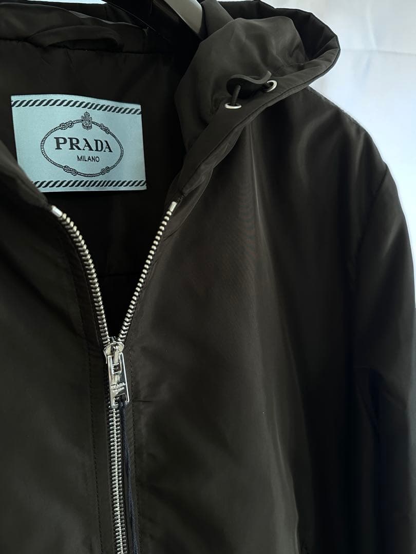プラダ　ナイロンジャケット