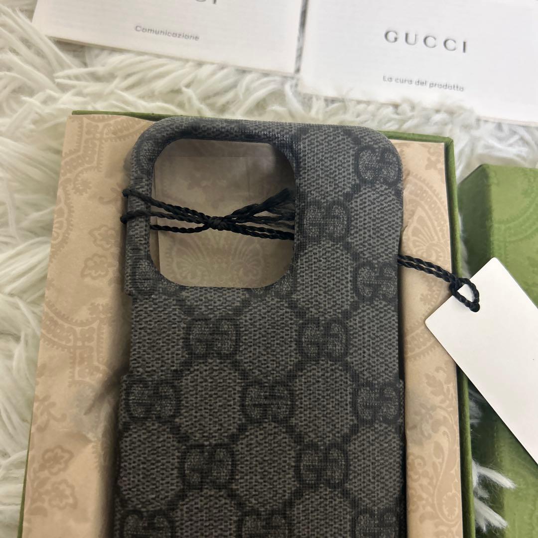 新品 未使用 GUCCI iPhone 15 PRO ケース　gg柄　正規品