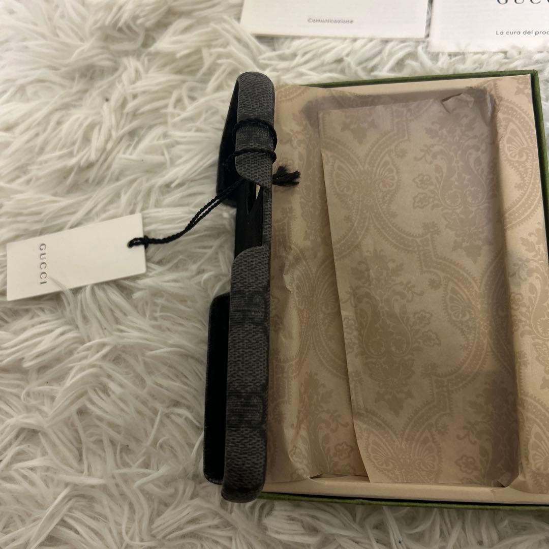 新品 未使用 GUCCI iPhone 15 PRO ケース　gg柄　正規品