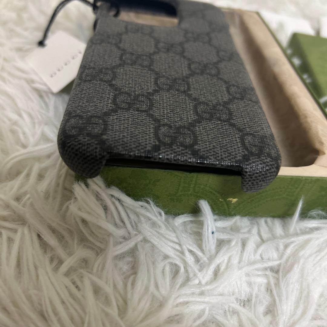 新品 未使用 GUCCI iPhone 15 PRO ケース　gg柄　正規品