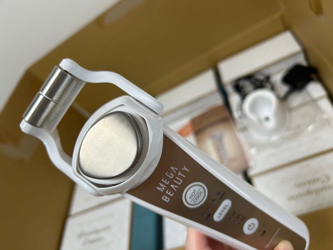 引越しセール中！24日まで　ナリス　メガビューティ　新品未使用　コットン