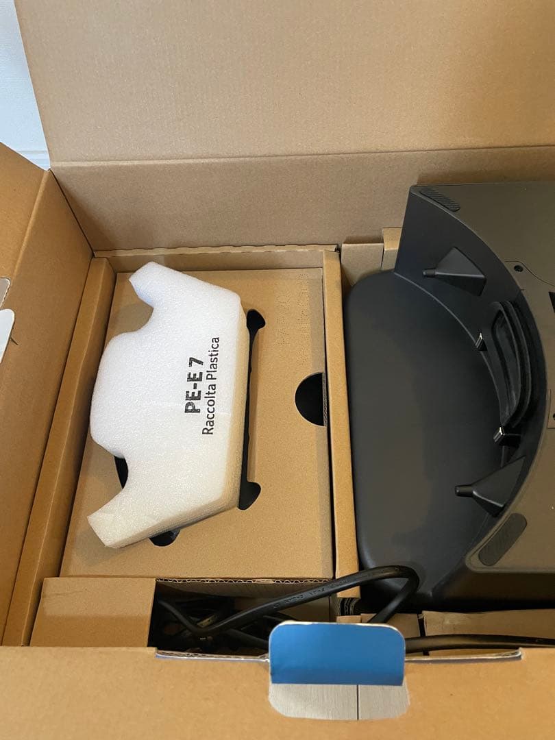 ロボット掃除機 Eufy Robot Vacuum Auto-Empty C10