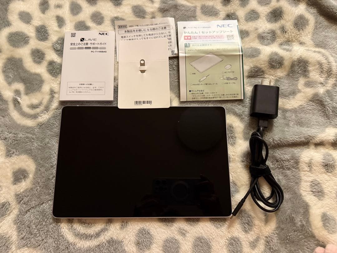 Androidタブレット本体 NEC LAVIE T11 11QHD1 PC-T1195BAS