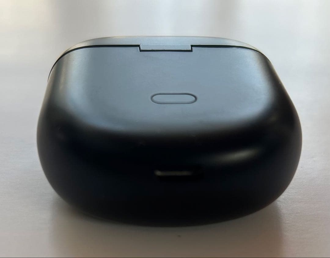 【美品】BOSE 充電ケースのみ ワイヤレスイヤホン 黒 ブラック 充電器