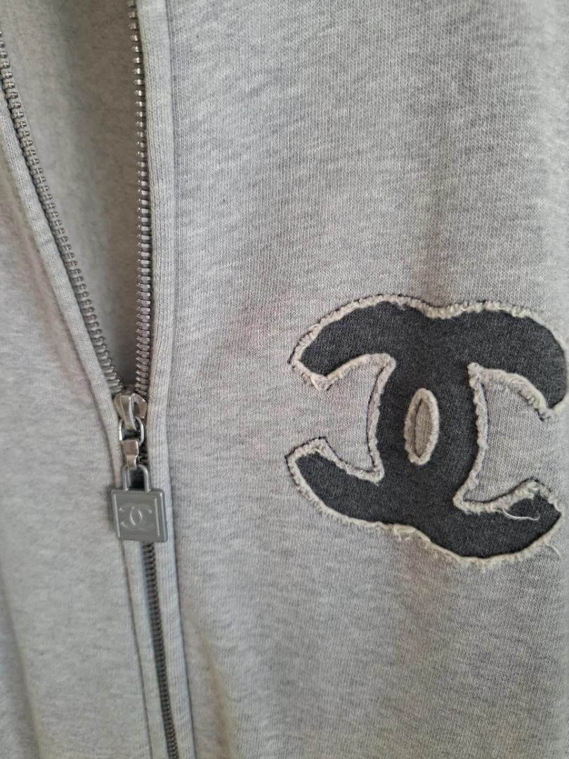 MORINE様シャネル CHANEL パーカー ロゴ 刺繍 リブ 40 グレー