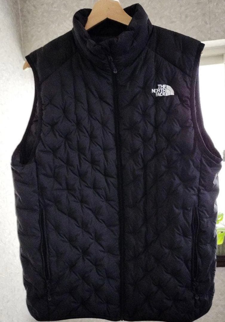 【美品】ノースフェイス アストロライトベスト Lサイズ　ND92401R