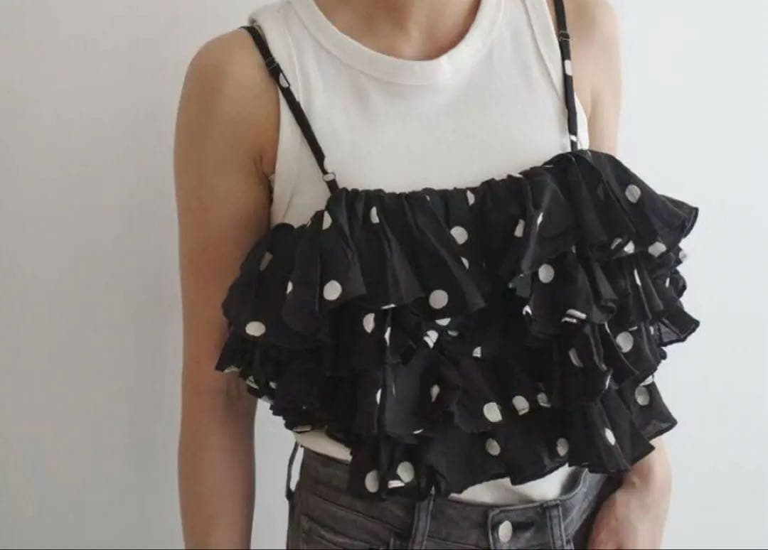 最終値下げcrinkle crinkle crinkleフリルドットキャミソール