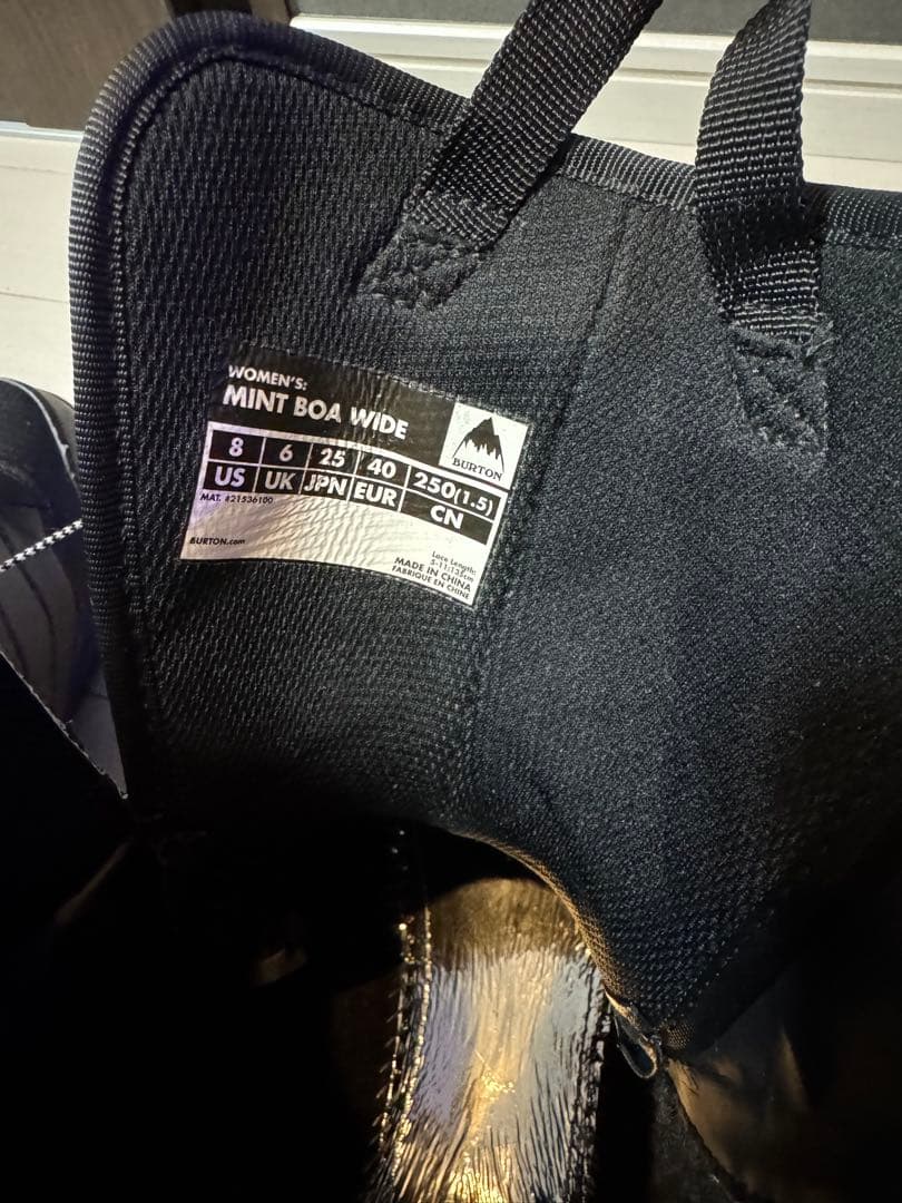 Burton ミント BOA® ワイド スノーボードブーツ 25㎝