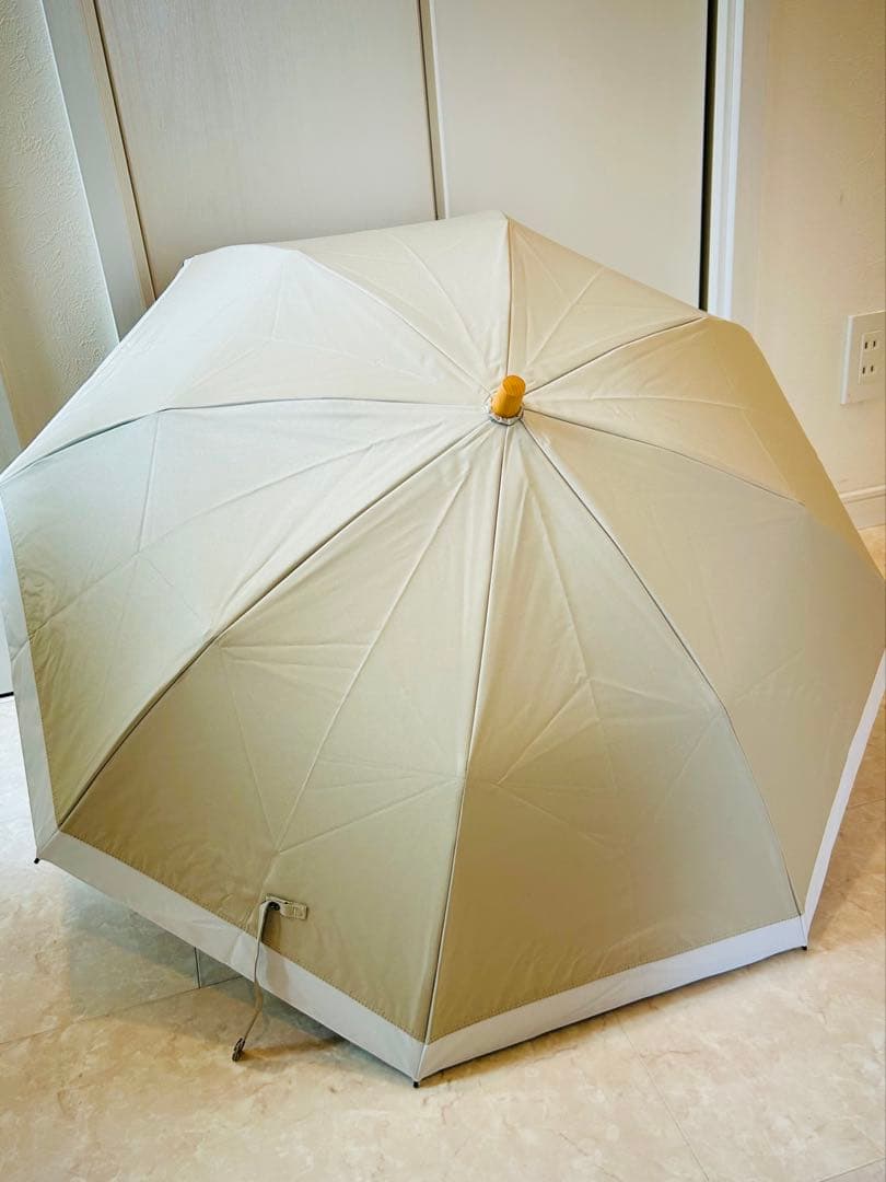 サンバリア100 折りたたみ日傘 2段折り　ベージュ