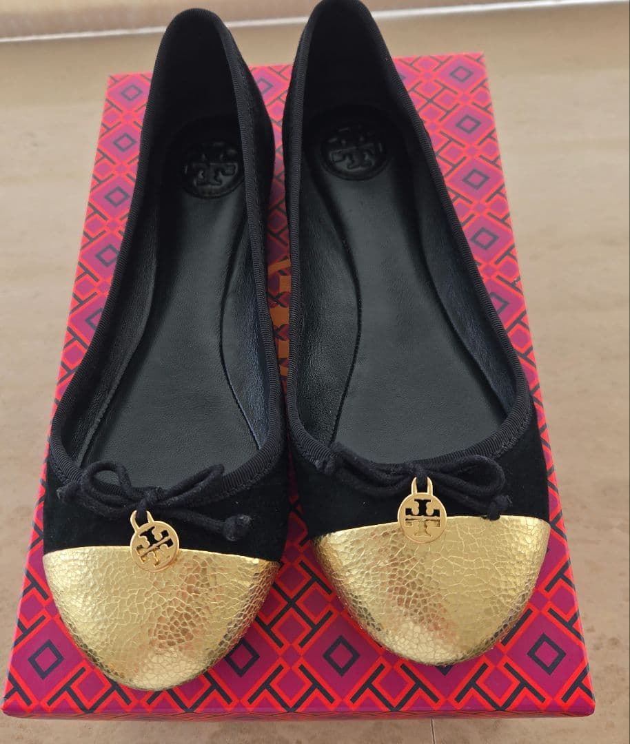 Tory Burchトリ－バ－チ　バレーシュ－ズ　8M　25mc