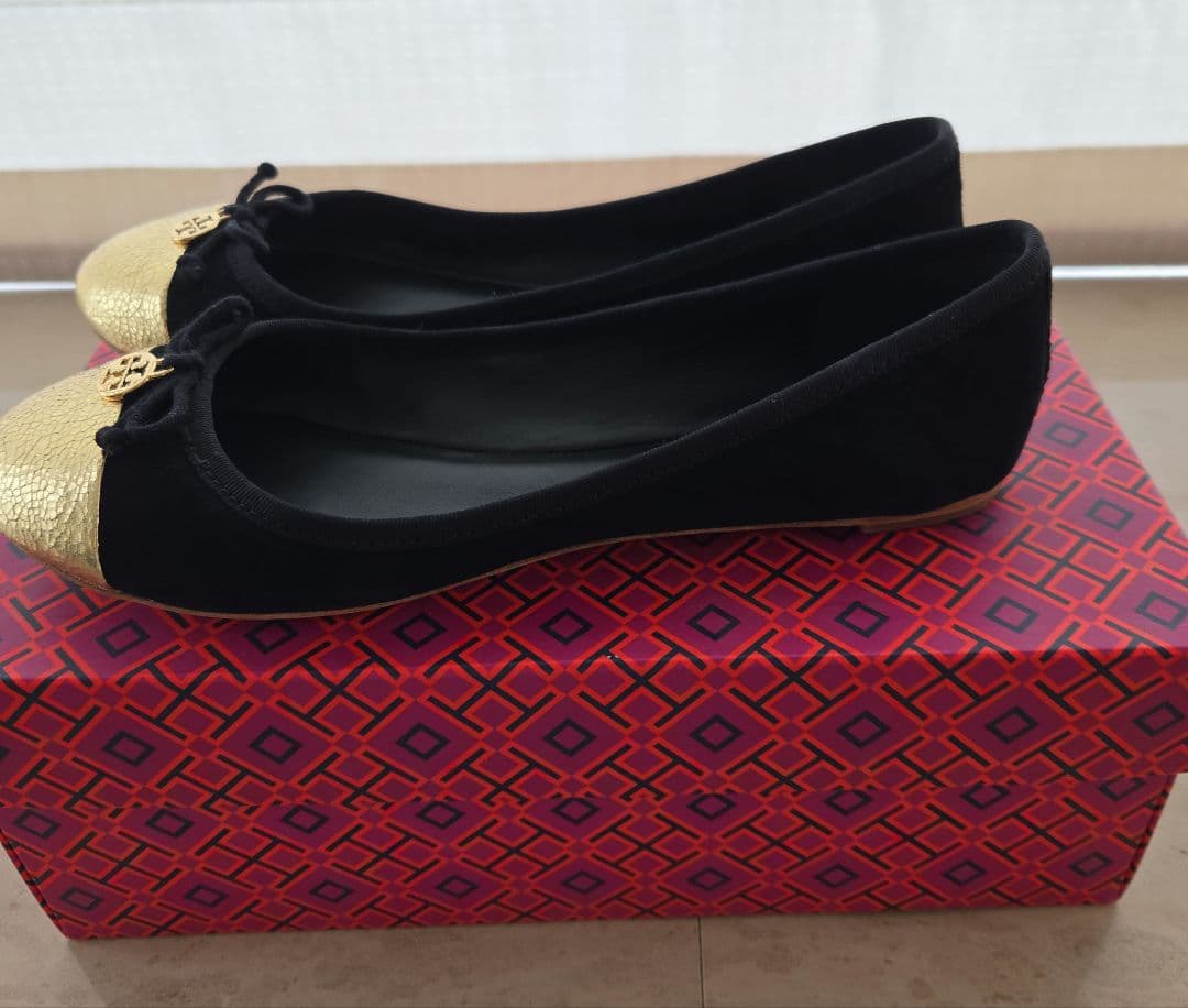 Tory Burchトリ－バ－チ　バレーシュ－ズ　8M　25mc