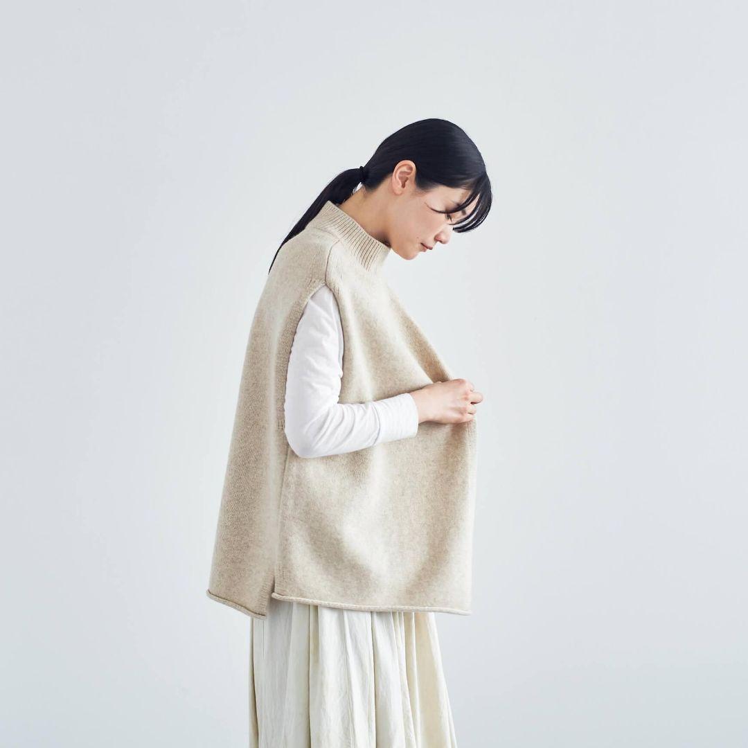 HAU \"lap\" カシミヤウールベスト