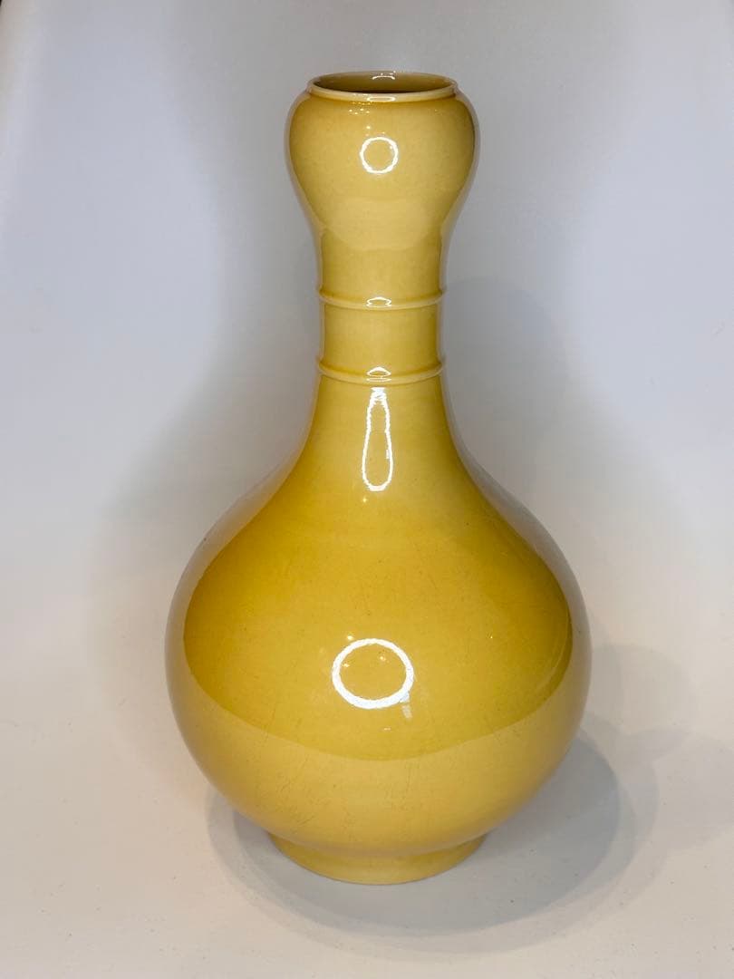 中国　大清乾隆年製　単色釉　黄釉　蒜頭瓶　底款有　古美術　骨董品　收藏品