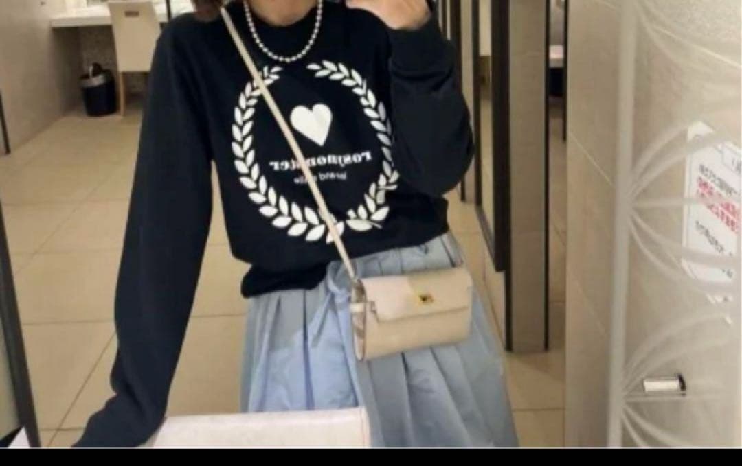 ロージーモンスター　ロゴスウェット