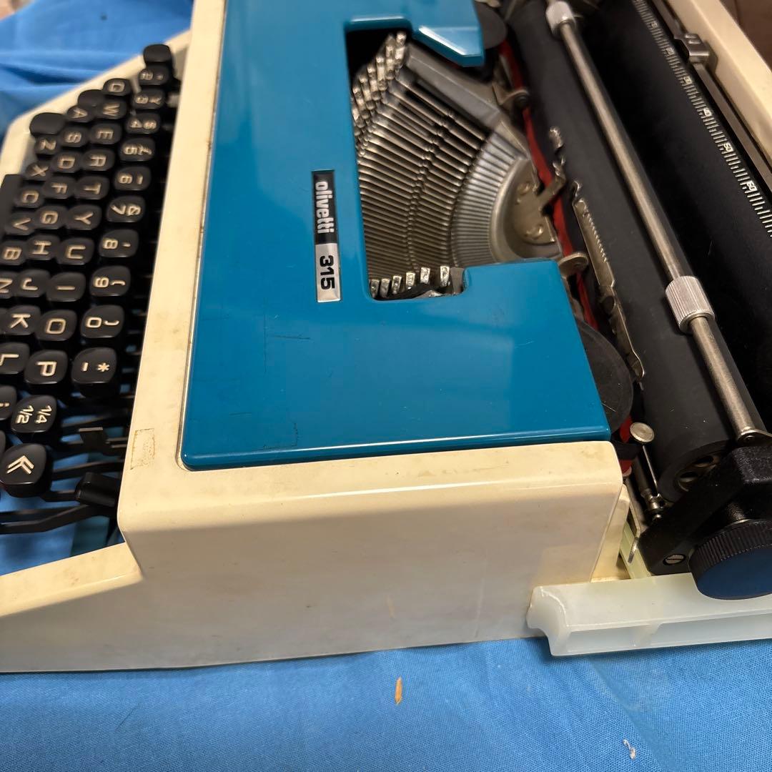 Olivetti 315 タイプライター ビンテージ