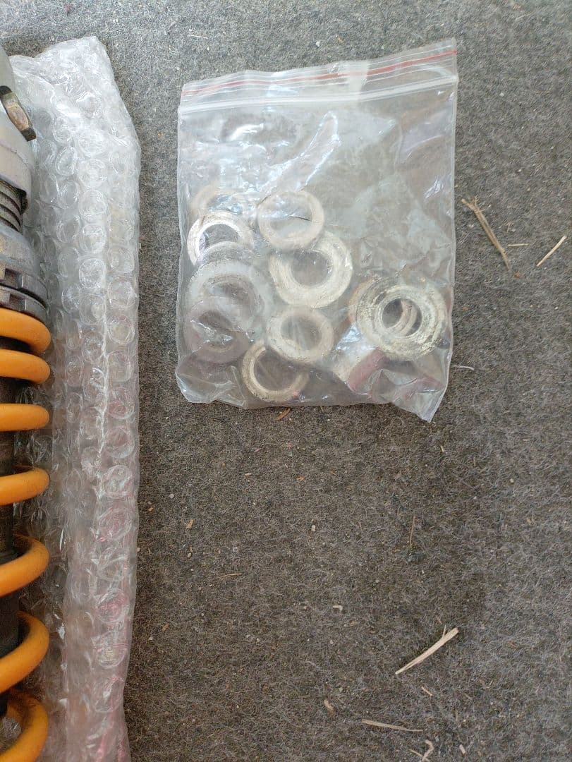 OHLINS 調整可能サスペンション オレンジ