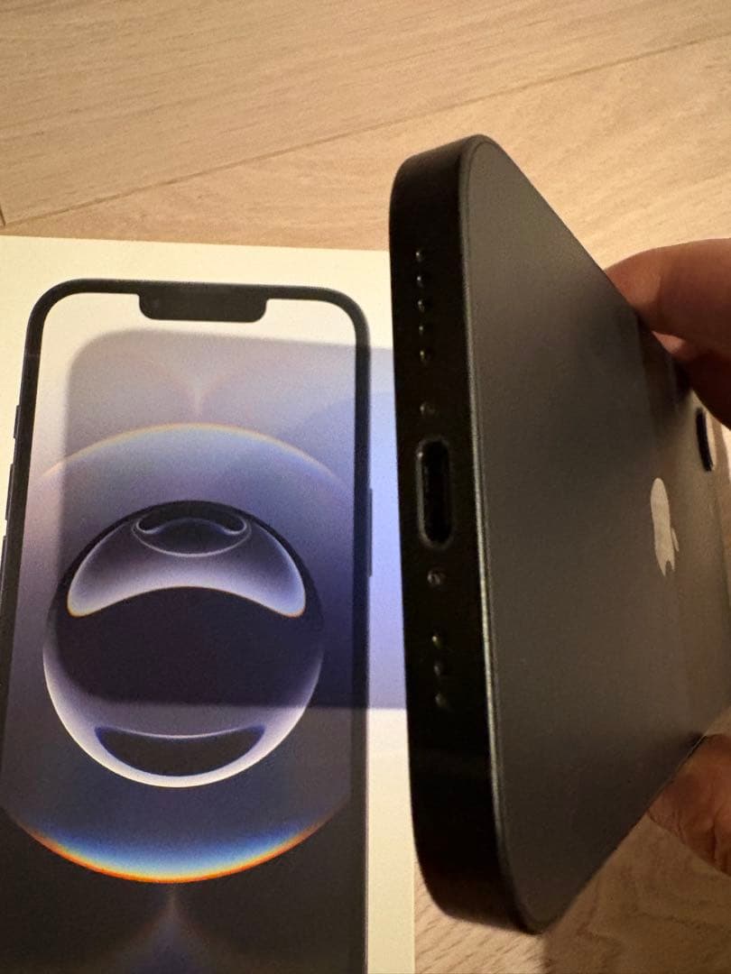 【超美品】Apple iPhone 16e 128g ブラック