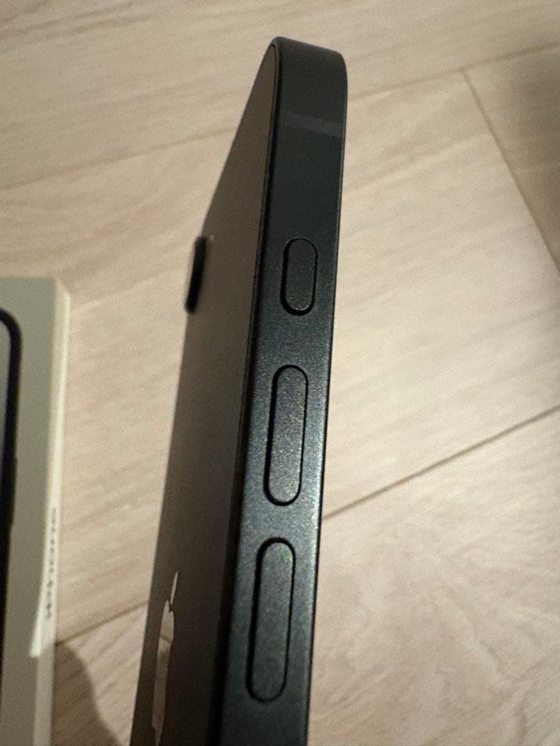 【超美品】Apple iPhone 16e 128g ブラック