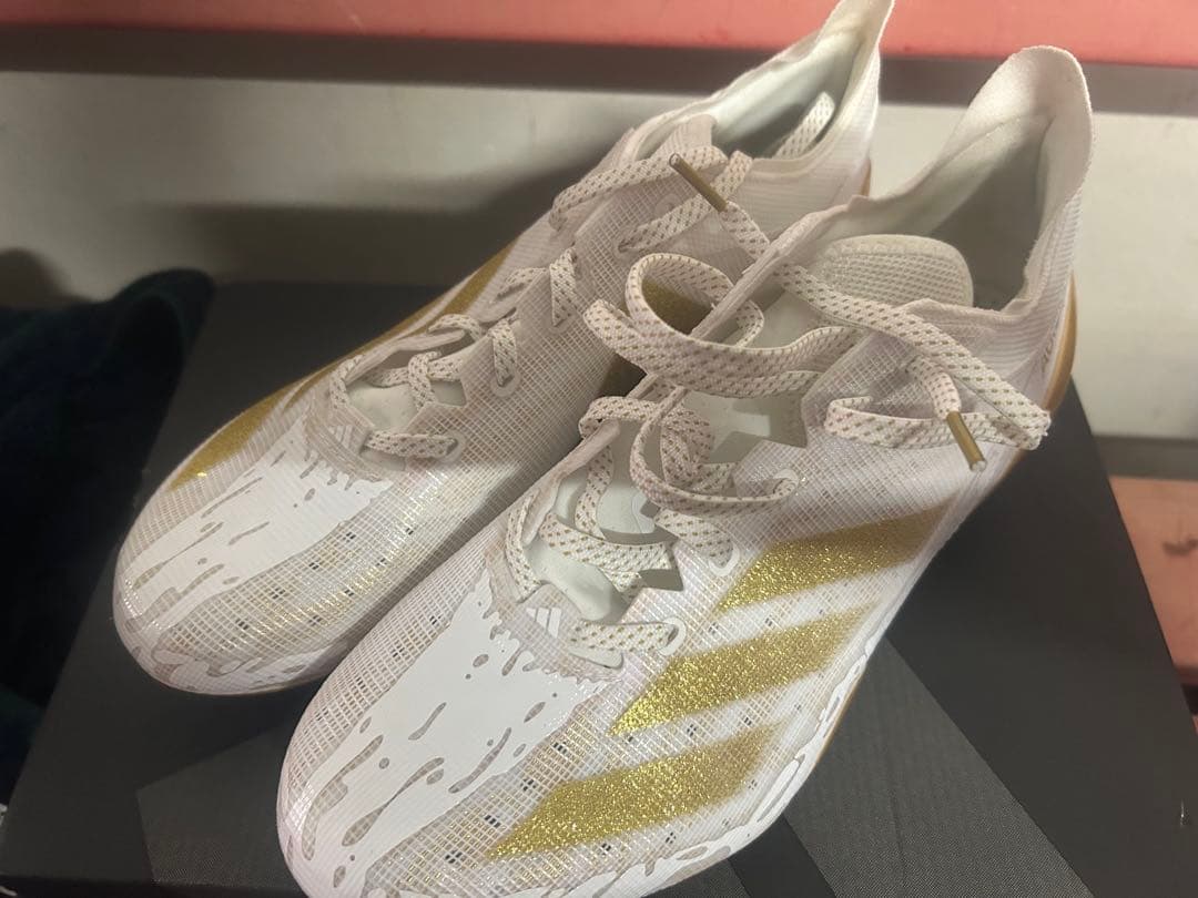 adidas アメリカンフットボール スパイク ホワイト/ゴールド