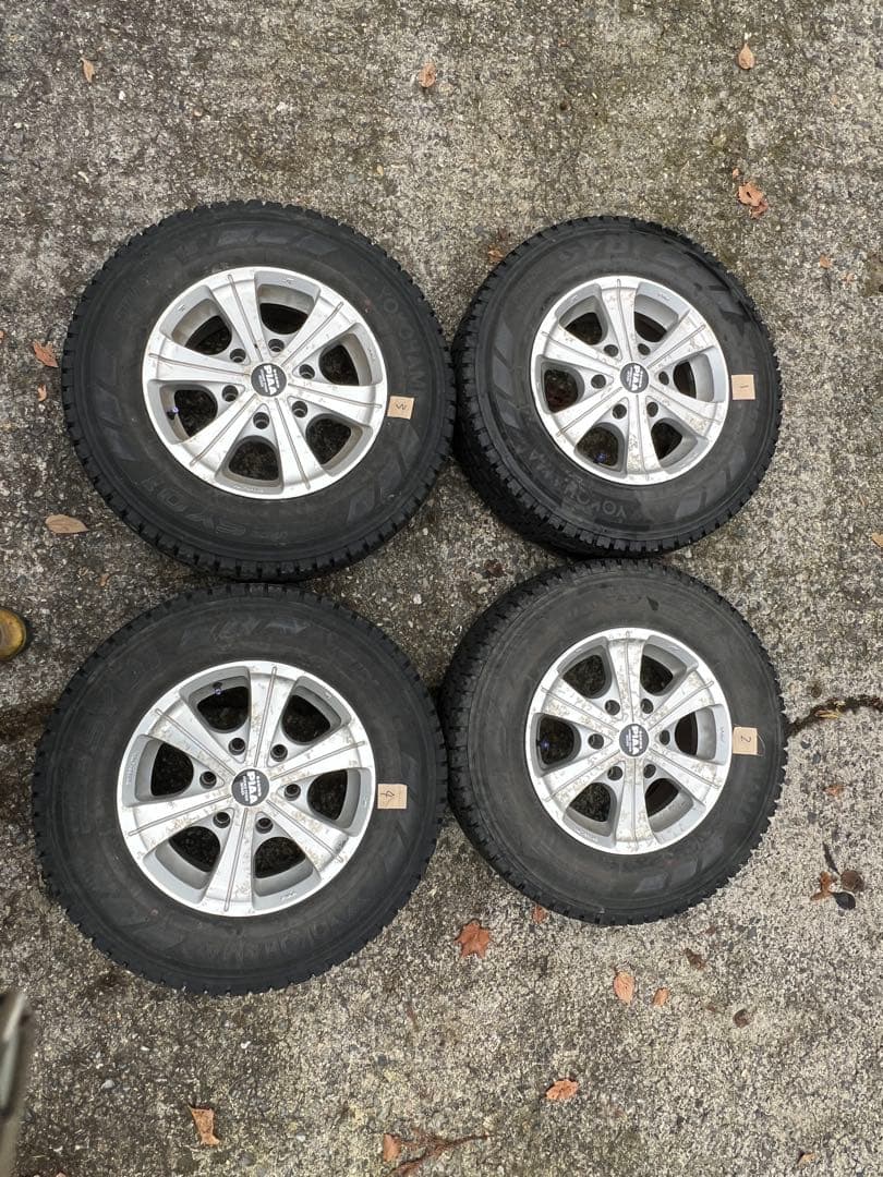 ハイエース　アルミホイール　スタッドレスセット