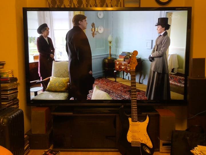 AQUOS 80 インチ 液晶　配送不可