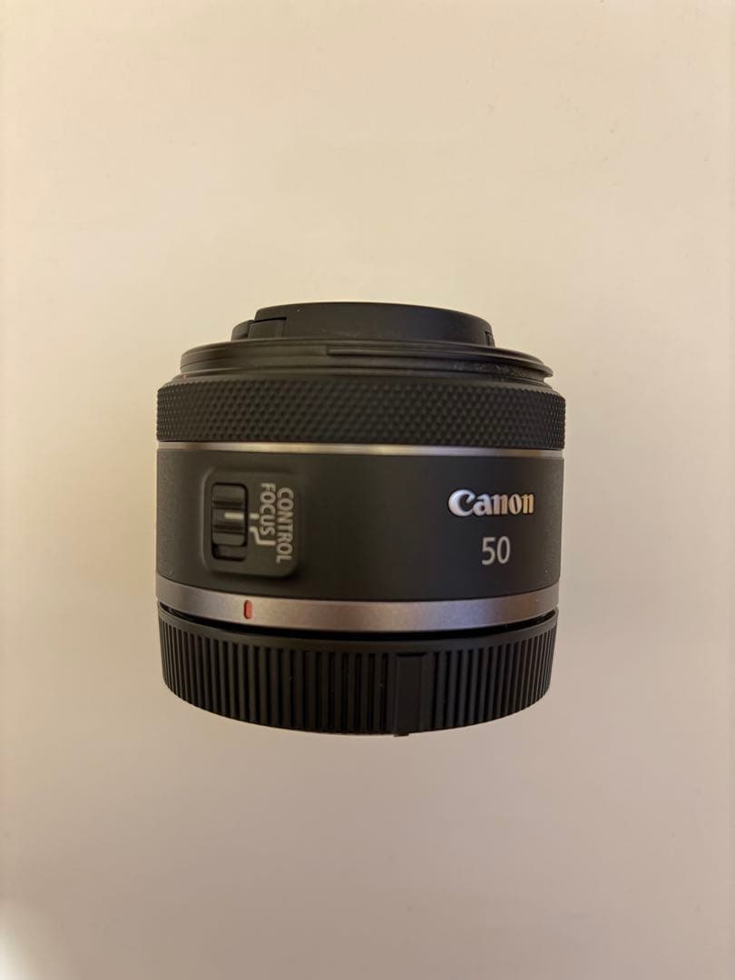 Canon RF50mm F1.8 STM ※レンズフード(ES-65B)付き