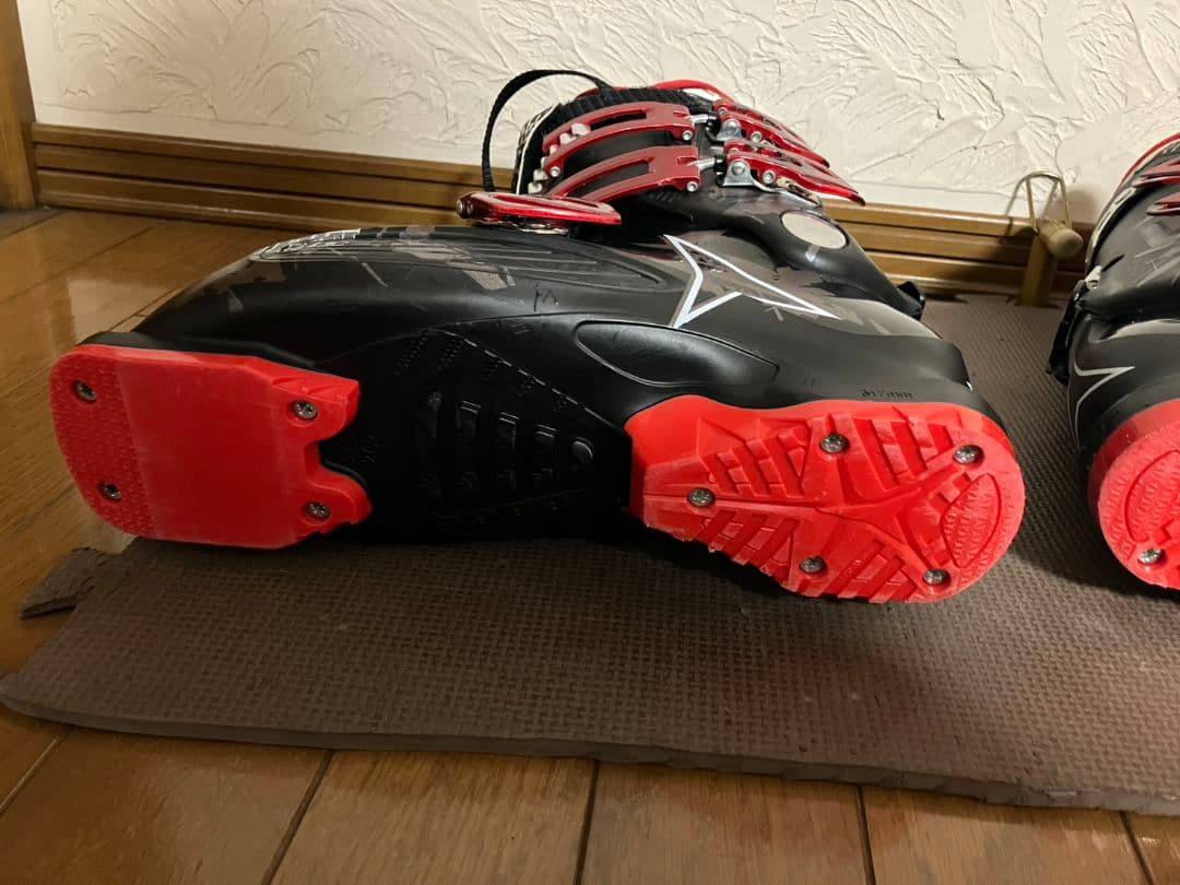 ATOMIC スキーブーツ 27〜27.5cm 足幅広め 歩行モード付　保温性高