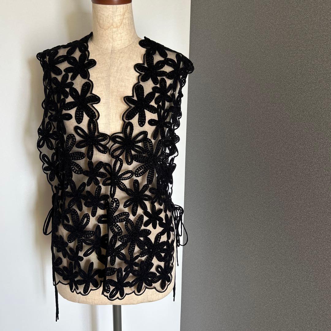 salonアダムエロペ　フラワーレースジレ　ベスト