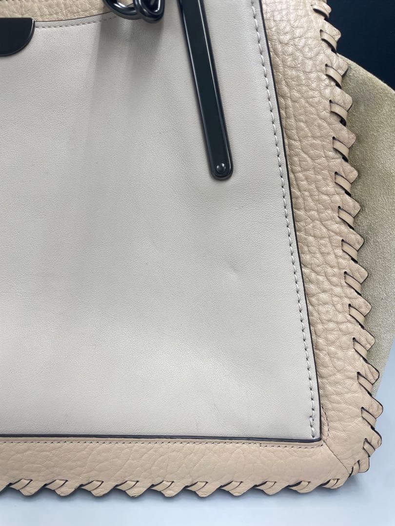 COACH ベージュ ステッチデザイン ハンドバッグ