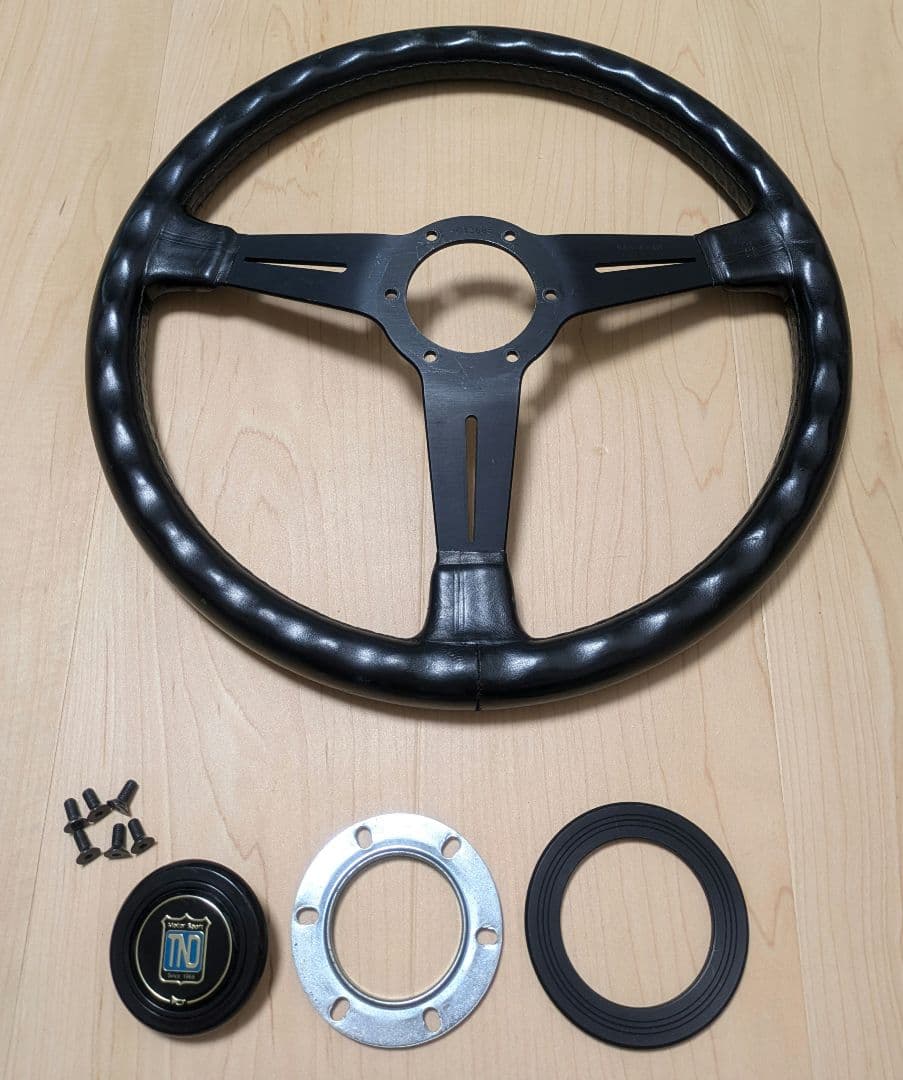 NARDI クラッシックレザーステアリング 　当時物