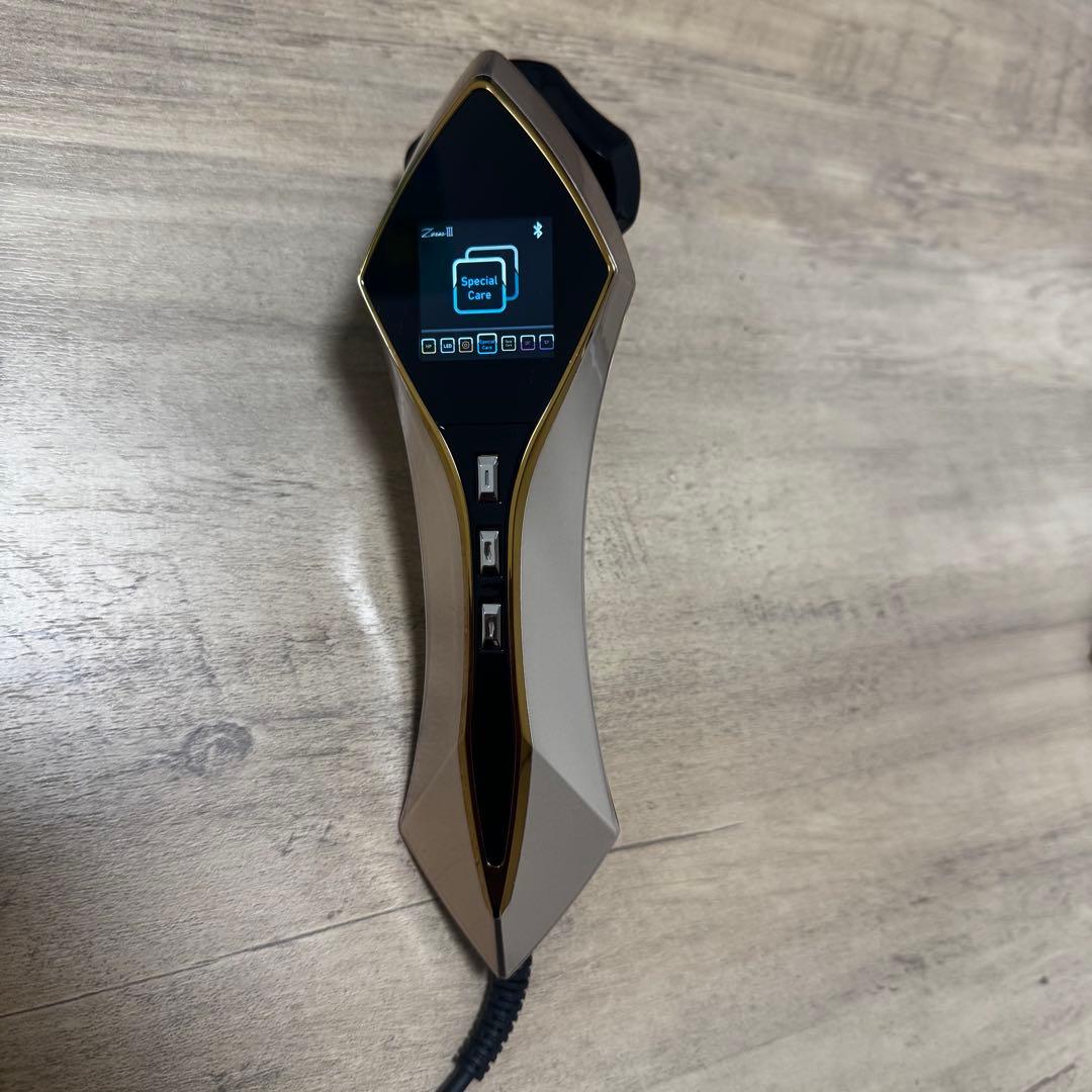 最終値下げ【美品】ARTISTIC & CO. Zeus III 正規品美顔器