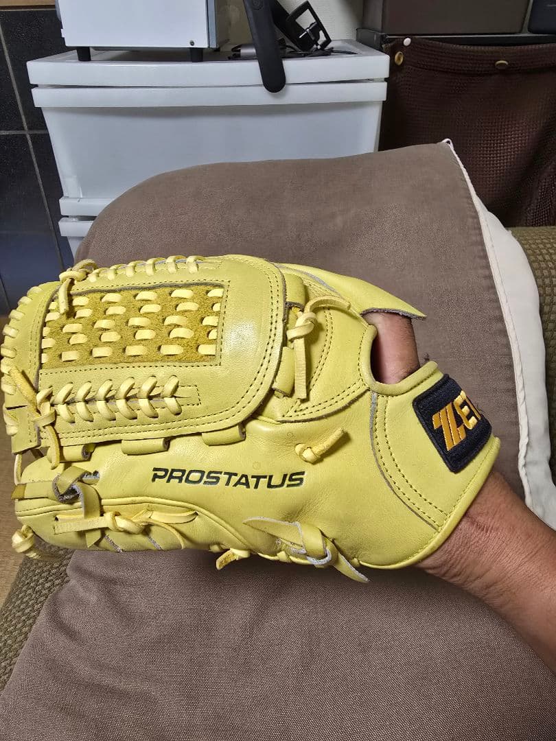 ZETT PROSTATUS イエロー、軟式、投手用 、左利き用