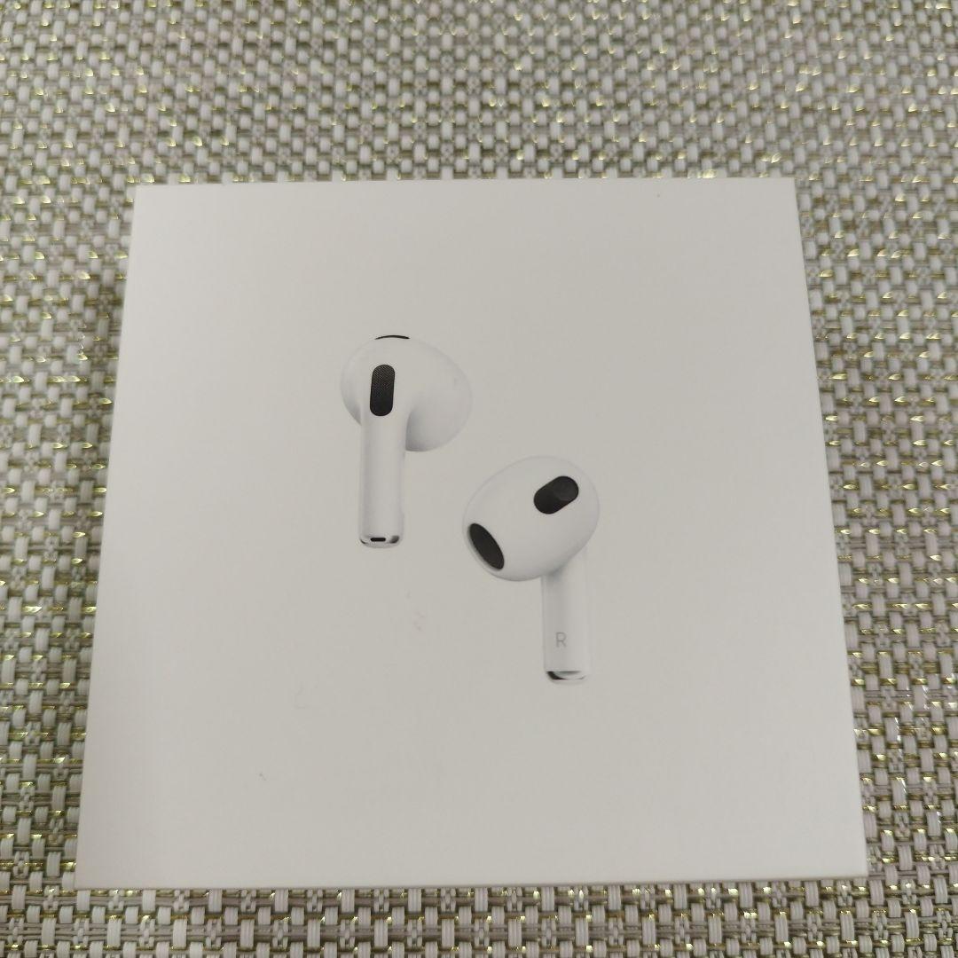 新品未開封　AirPods with MagSafe Charging Case